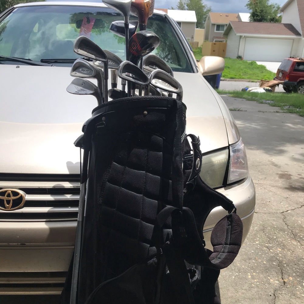 Golf clubs/ travel bad included